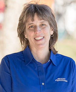Cara Lowry